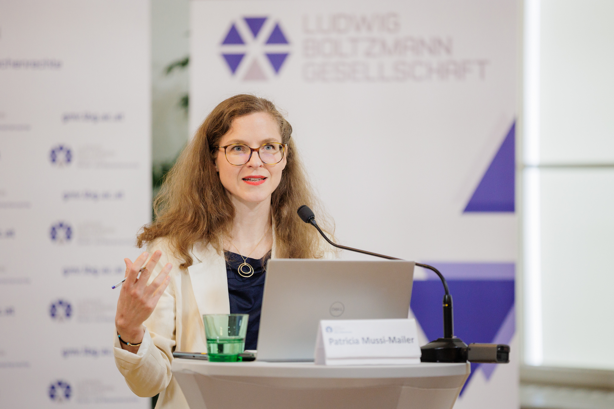 Meeting and talk photographer Vienna Bratislava Budapest